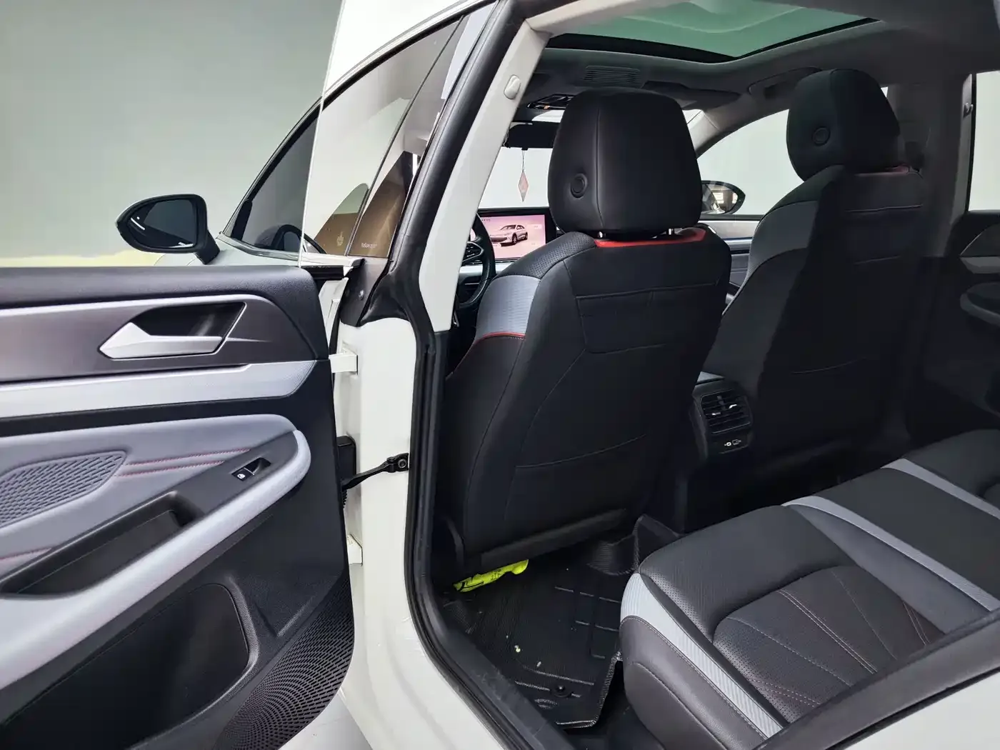 Volkswagen Lamando Lamando L 280TSI DSG Cool Edition 2022 — фото 10