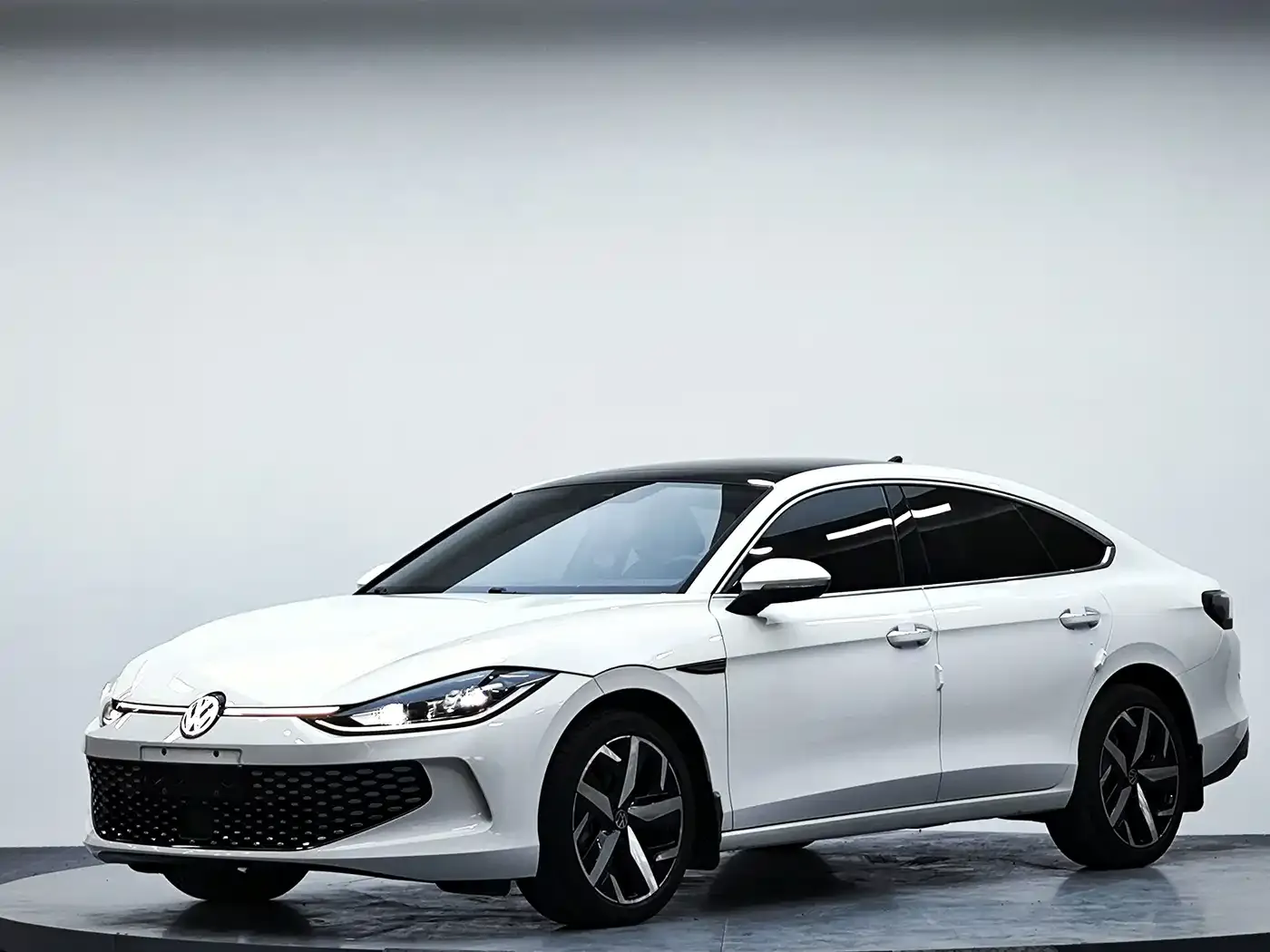Volkswagen Lamando Lamando L 280TSI DSG Cool Edition 2022 — фото 2