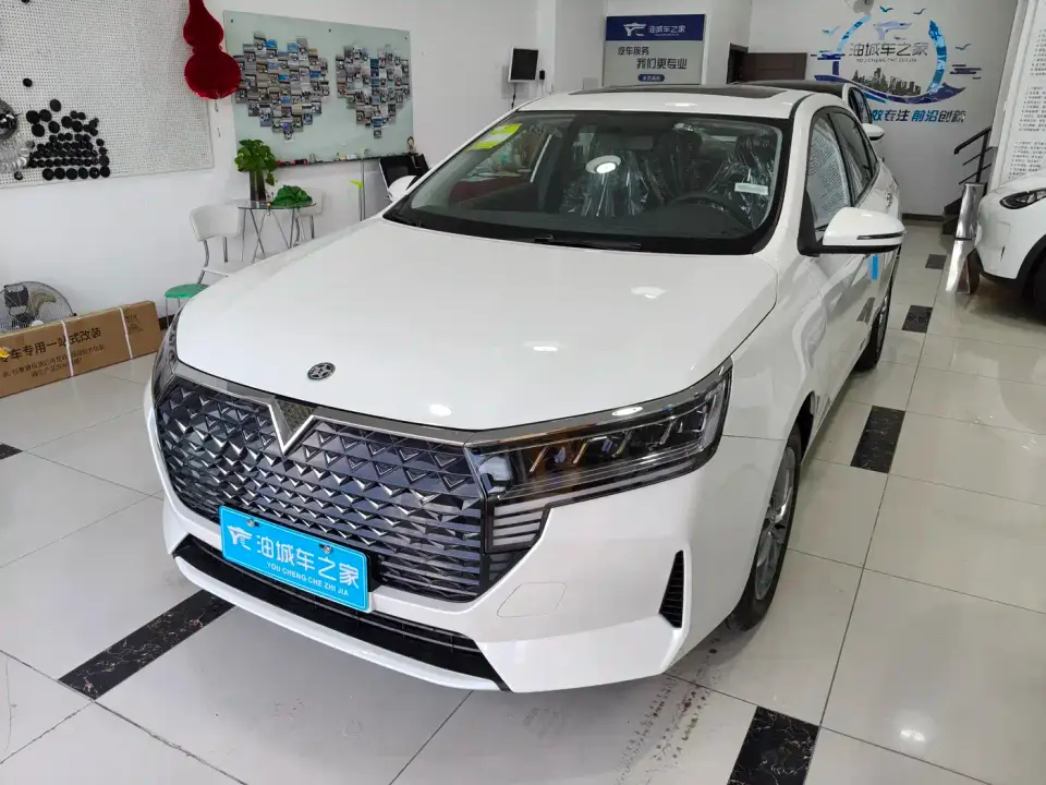 Venucia D60 PLUS 1.6L XL CVT Joy Leader Edition 2026