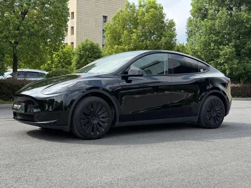 Tesla Model Y Facelift Rear-Wheel Drive Version 2023