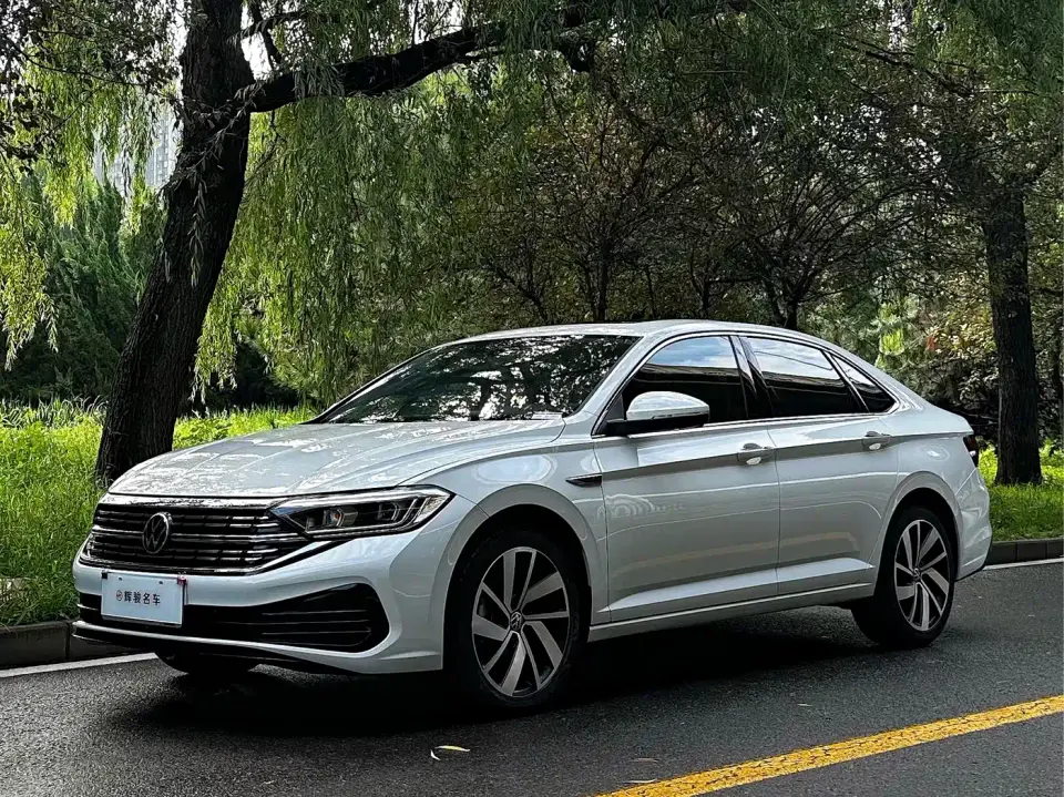 Volkswagen Sagitar 300TSI DSG Surpass Edition 2025
