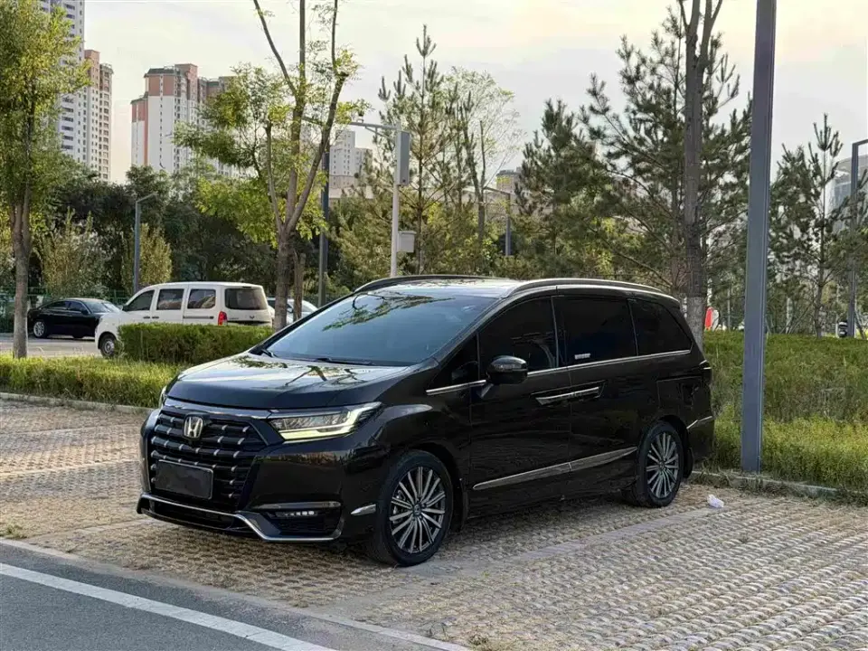 Honda Elysion 2.0L e:HEV Luxury First Edition 2023