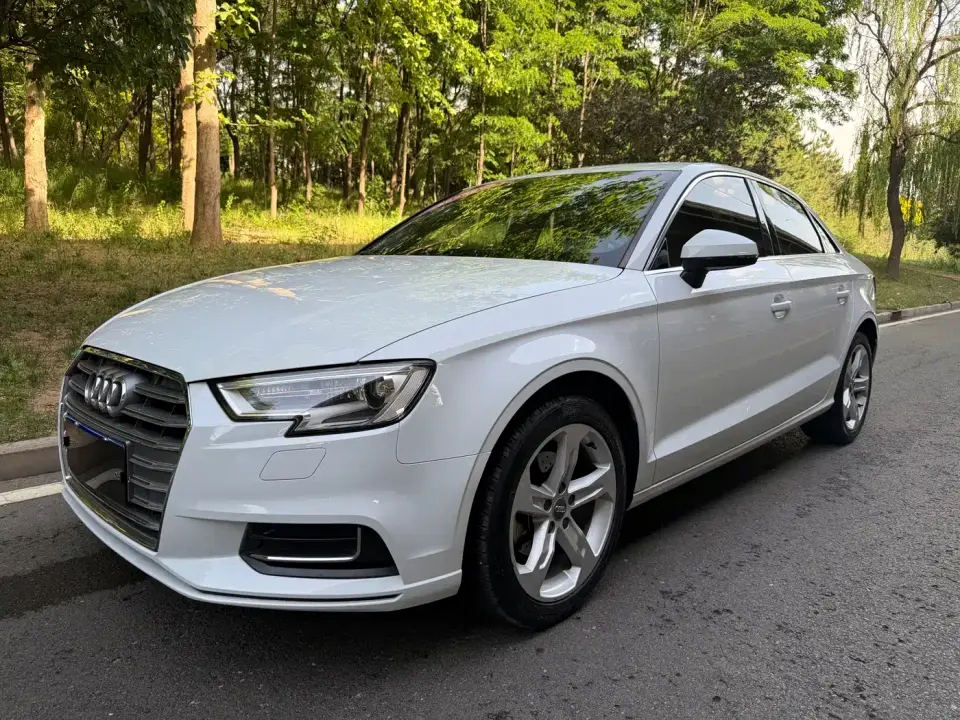 Audi A3 Limousine 35 TFSI Progressive China VI 2019