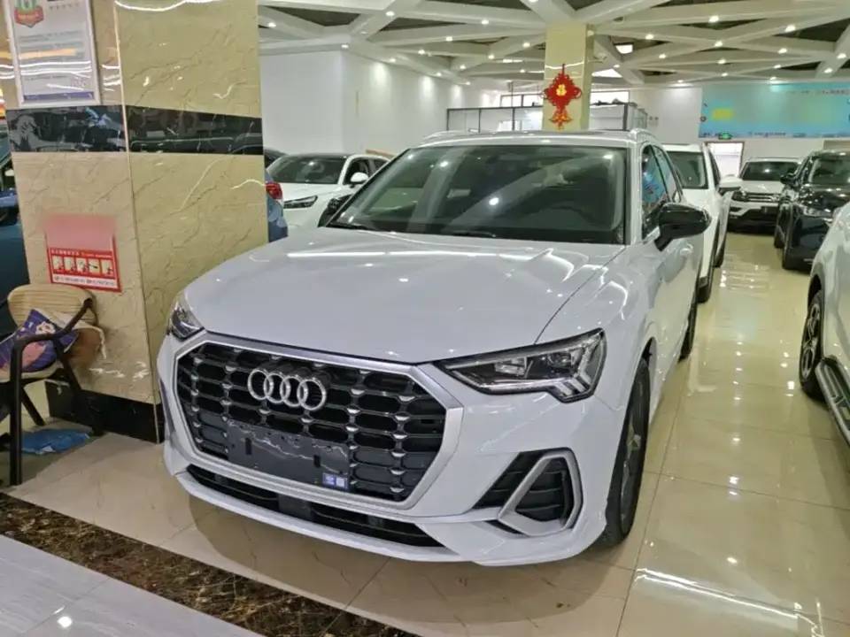 Audi Q3 35 TFSI Fashion Dynamic (1.4T) 2023