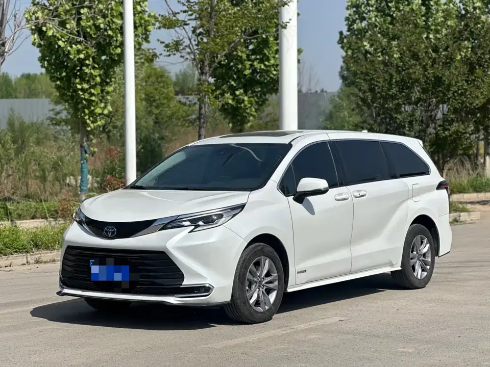 Toyota Sienna 2.5L Hybrid Comfort Edition 2024
