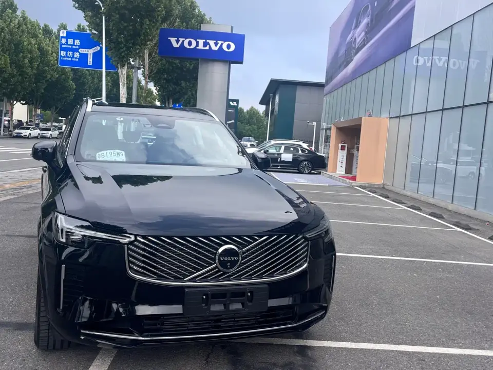 Volvo XC90 Plug-in Hybrid T8 Smart Premium Luxury 7-Seater 2025