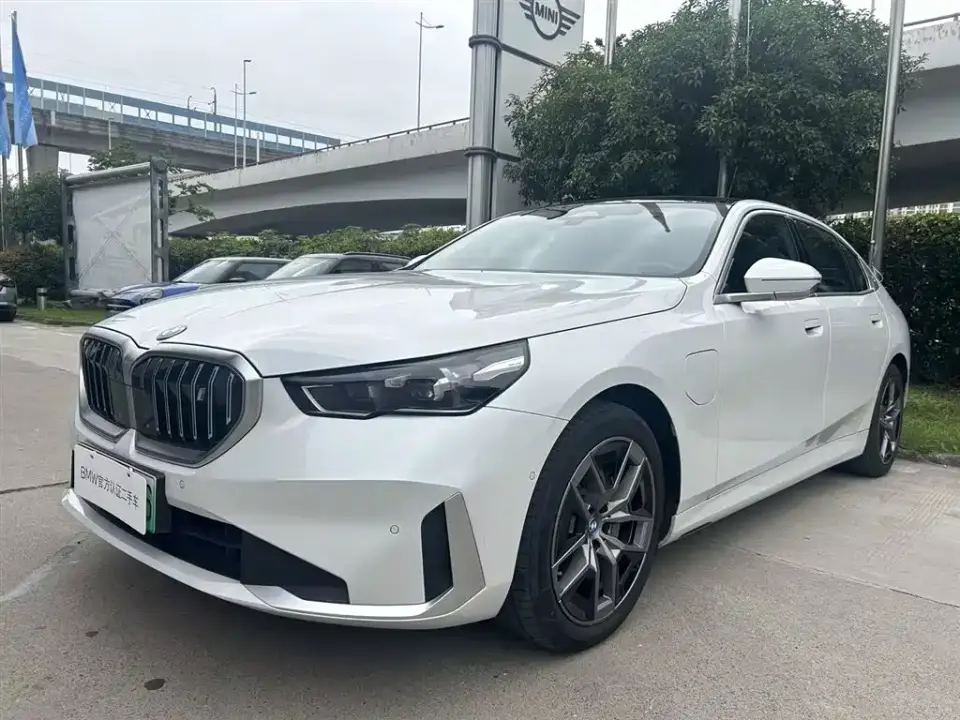 BMW i5 eDrive 35L Luxury Package 2025