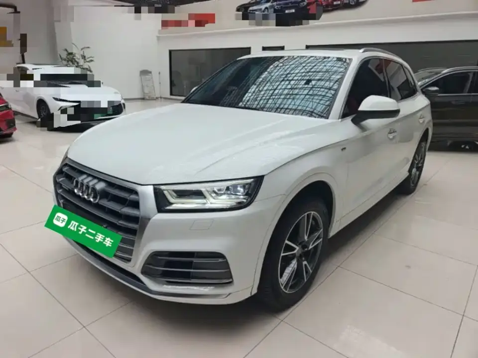 Audi Q5L Facelift 40 TFSI Honor Fashion 2021