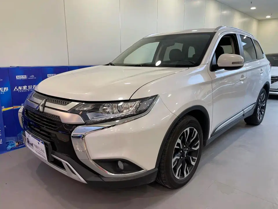 Mitsubishi Outlander 2.0L 2WD Premium 7-seater 2021