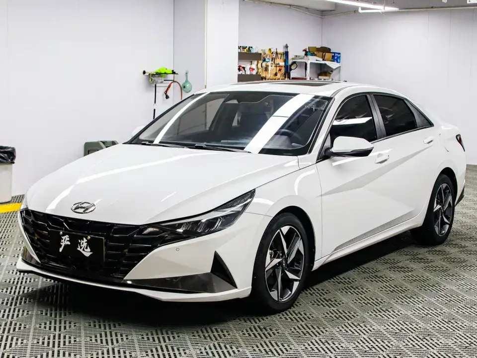 Hyundai Elantra 1.5L CVT LUX Premium Edition 2023