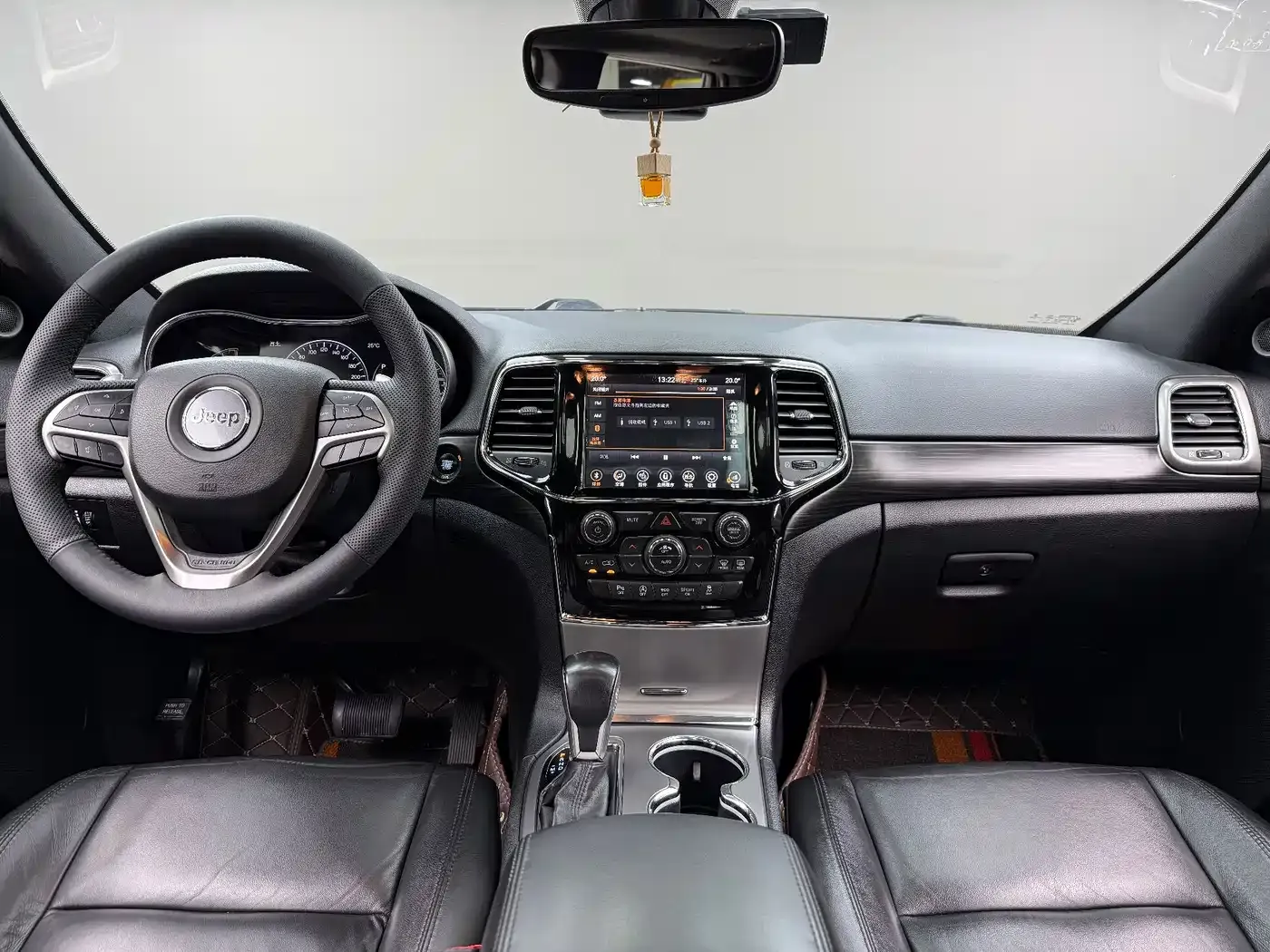 Jeep Grand Cherokee (Import) 3.0L Professional Navigation Edition 2020 — фото 6