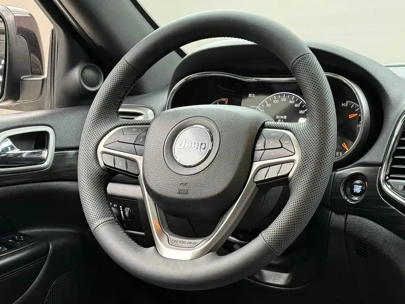 Jeep Grand Cherokee (Import) 3.0L Professional Navigation Edition 2020 — фото 10