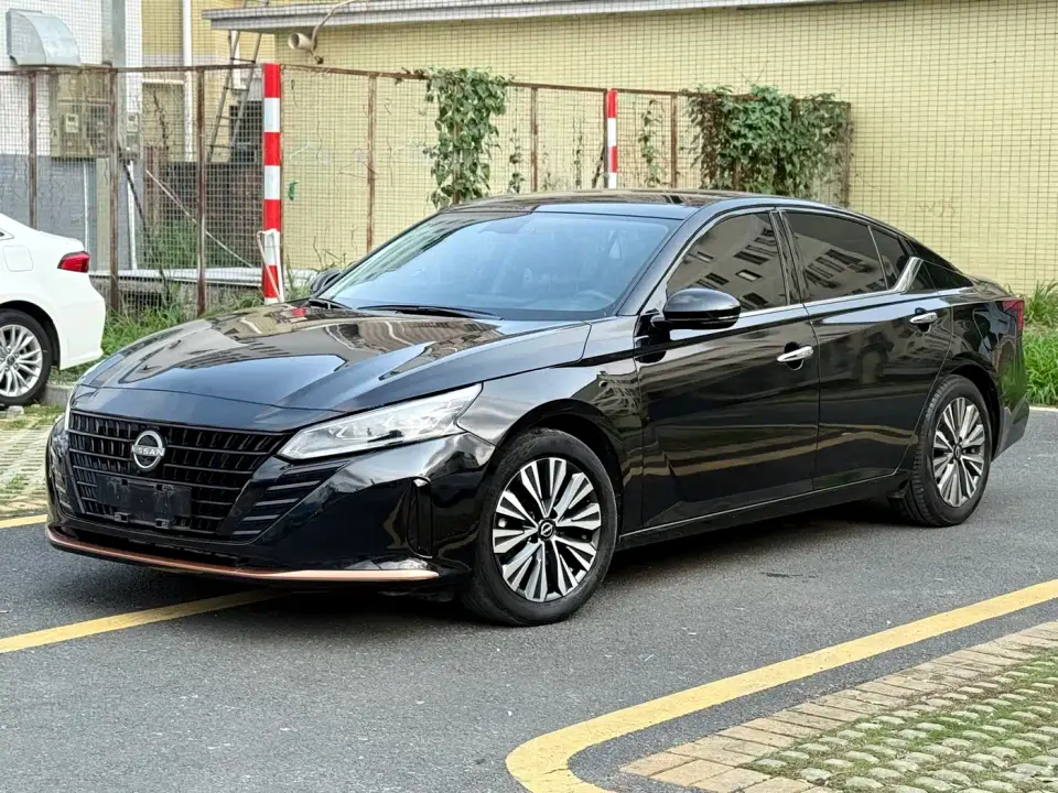 Nissan Teana 2.0L SV Black Gold Edition 2024