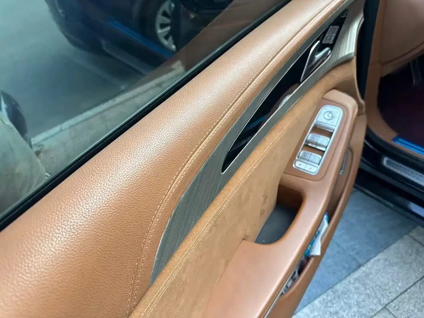 Hongqi H9 2.0T Smart Connectivity Flagship Edition 2022 — фото 4