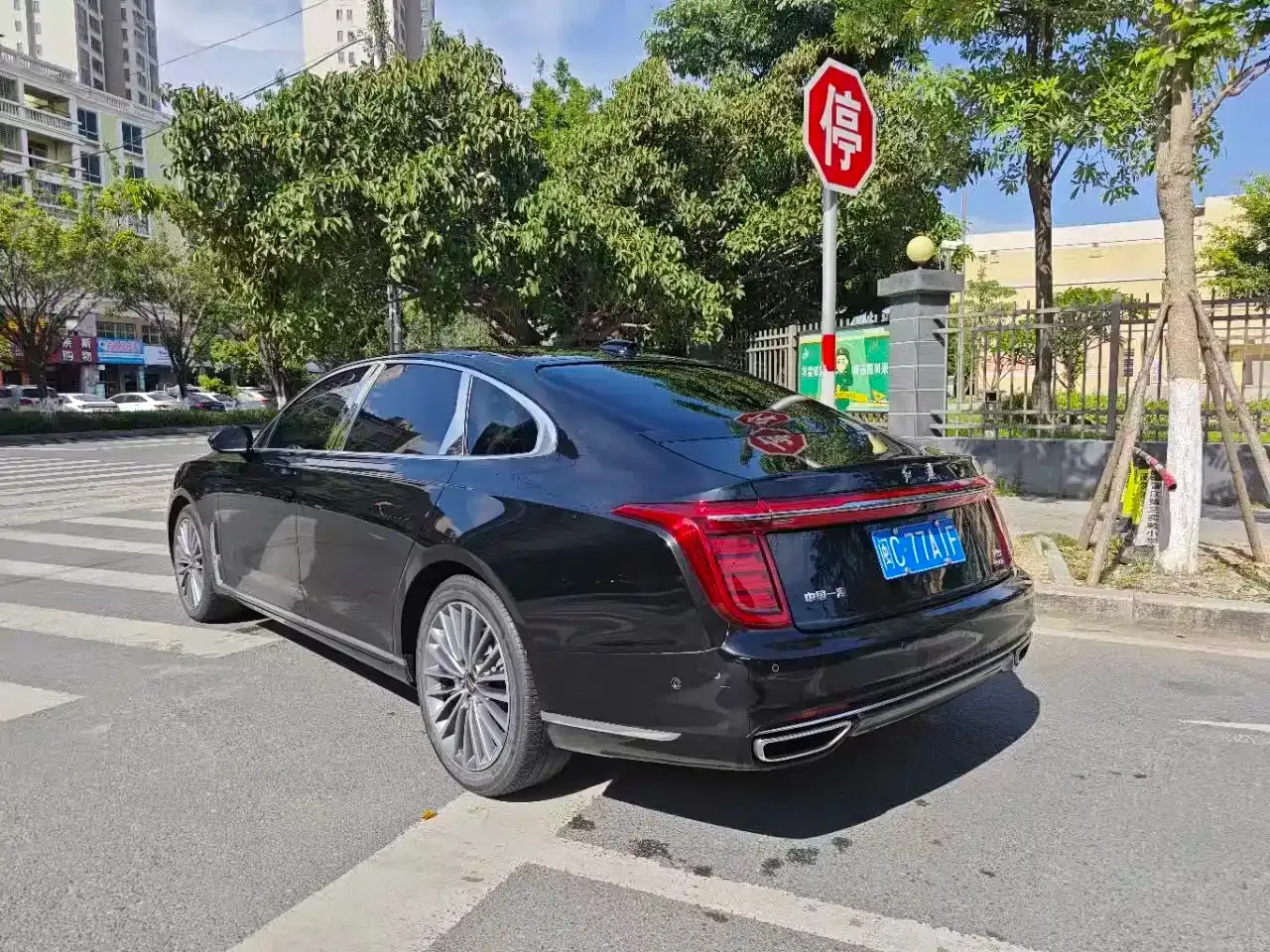 Hongqi H9 2.0T Smart Connectivity Flagship Edition 2022 — фото 11
