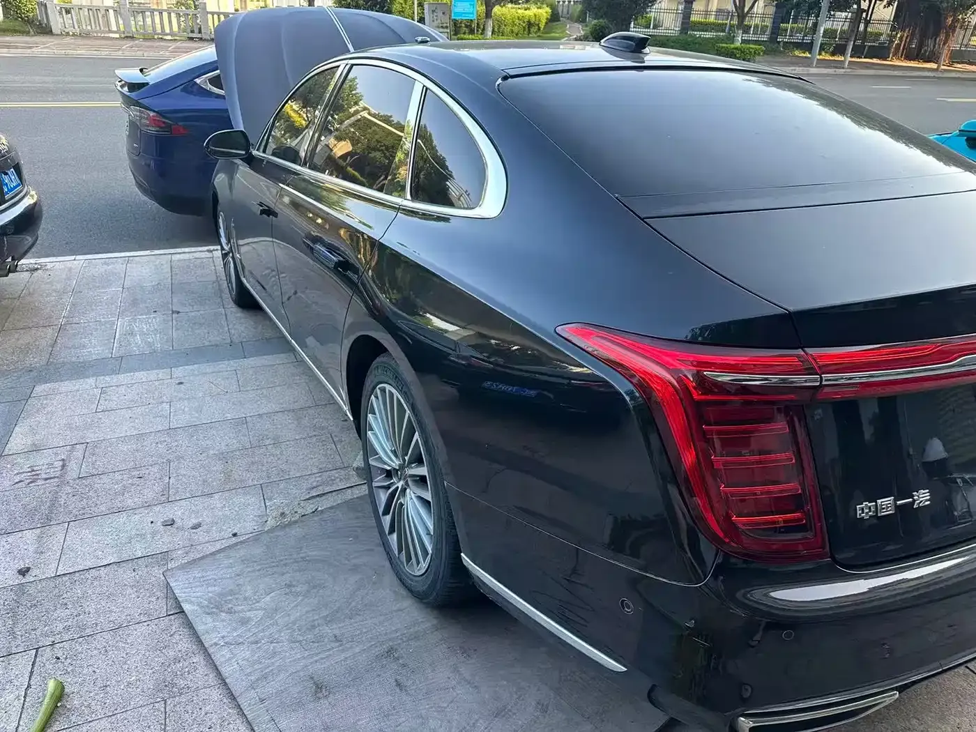 Hongqi H9 2.0T Smart Connectivity Flagship Edition 2022 — фото 9