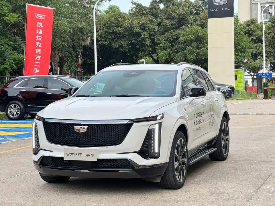 Cadillac XT5 Model 2.0T Platinum 2024