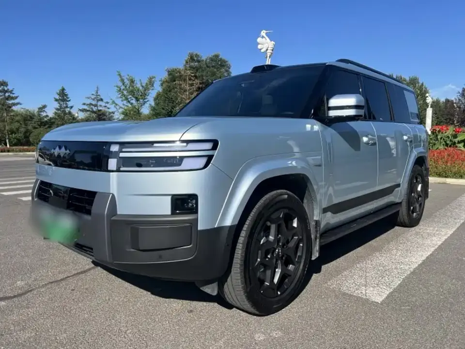 Fangchengbao Titanium 7 AWD Base Model 2025