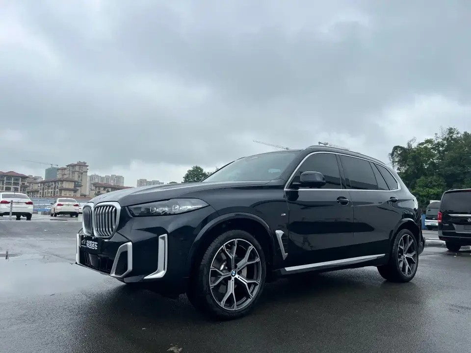 BMW X5 Model xDrive 30Li Exclusive M Sport Blackout Package 2025