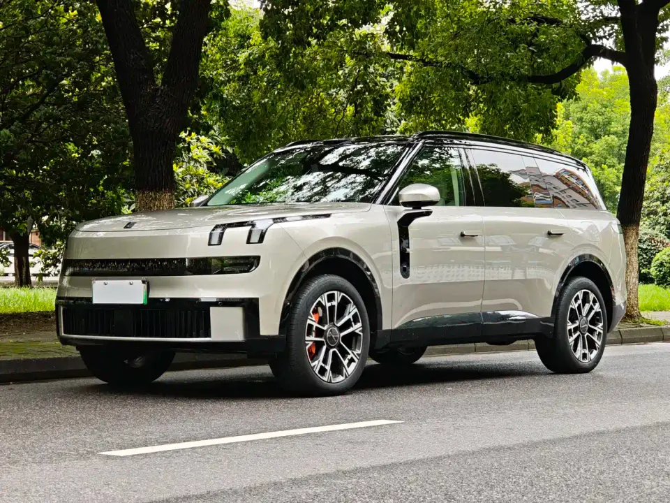 Lynk & Co 900 2.0T Ultra 2025