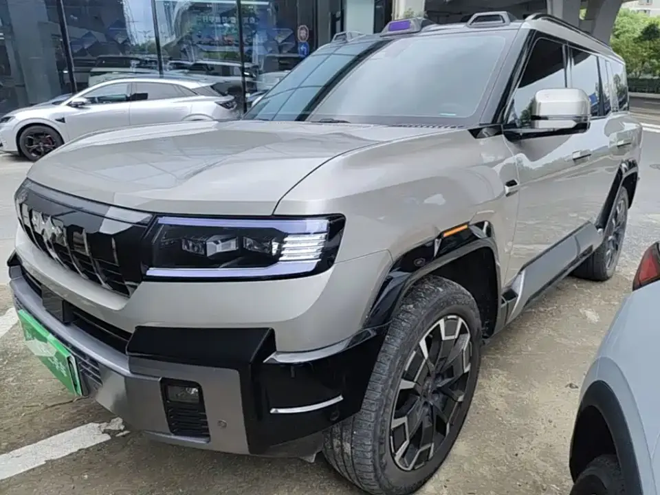 Fangchengbao Leopard 8 Zhiyong Flagship 7-Seater 2024