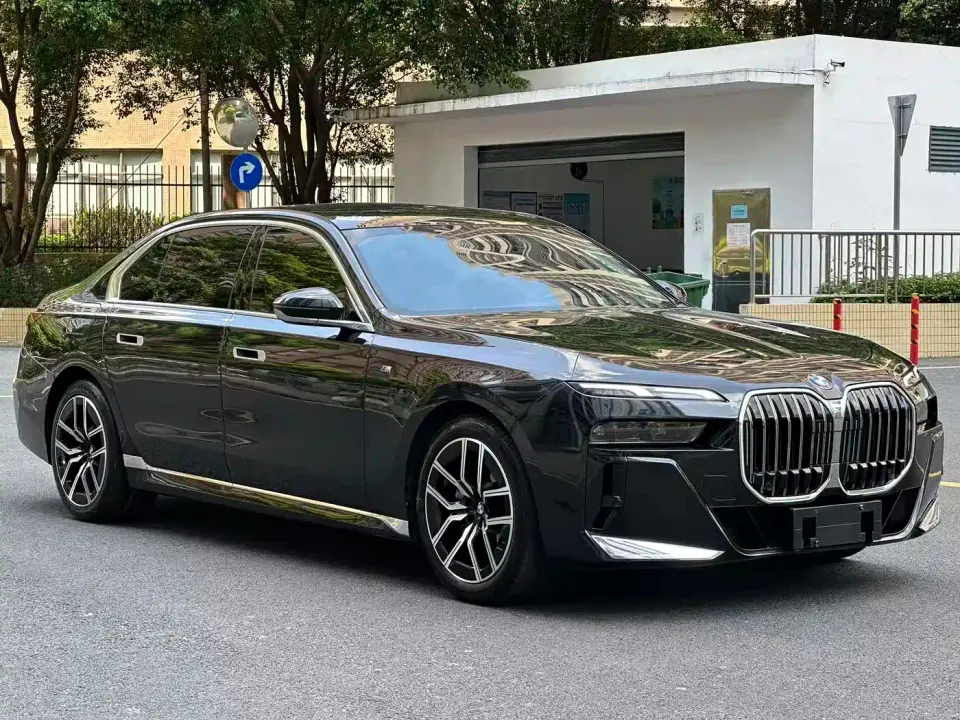 BMW 7 Series Model 735Li M Sport Package 2024