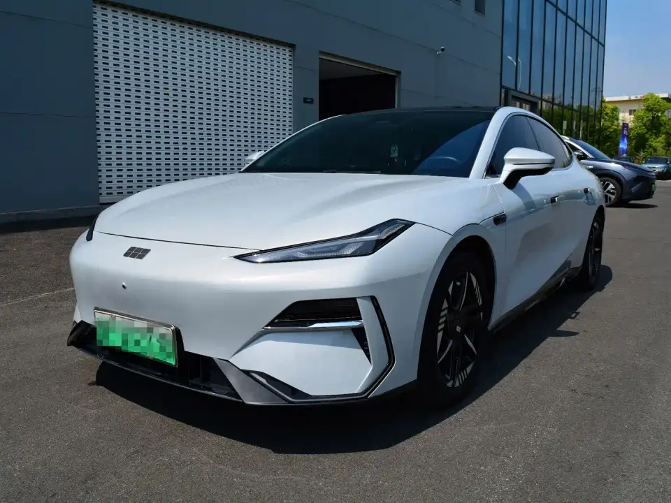 Geely Galaxy Galaxy E8 550km RWD PRO 2025