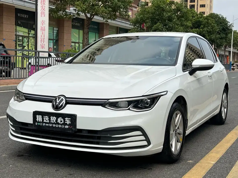 Volkswagen Golf Model 200TSI DSG 2023