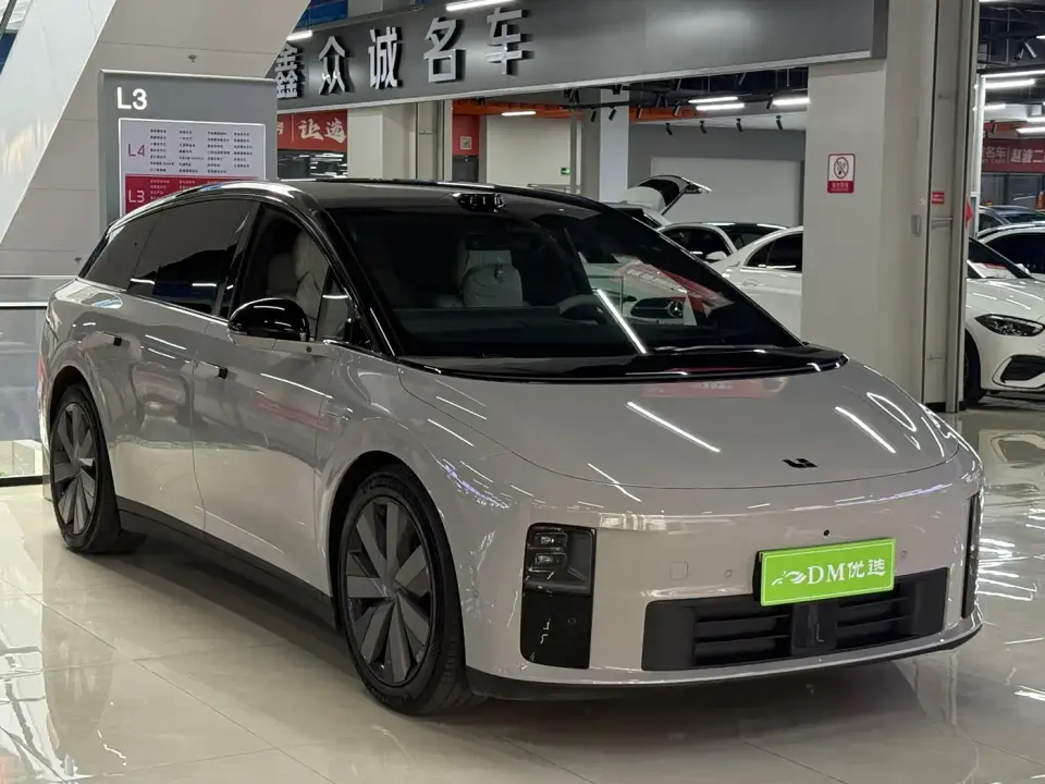Li Auto i6 4WD Base Model 2026