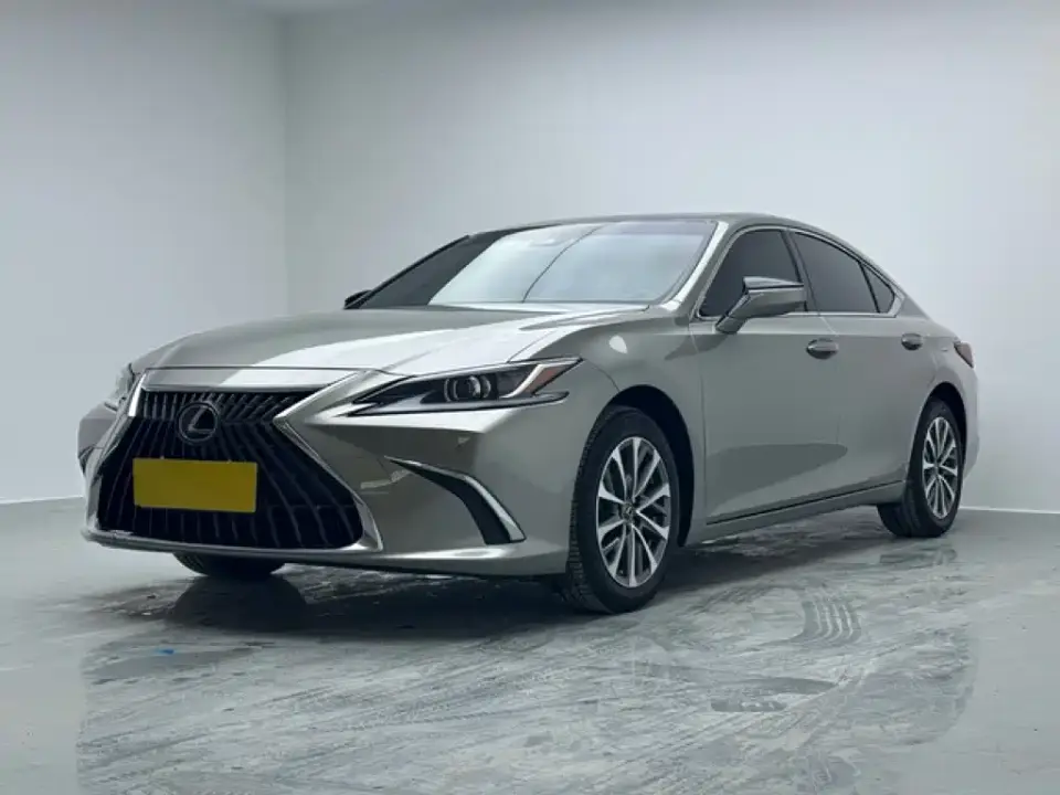Lexus ES 200 Excellence Edition 2024