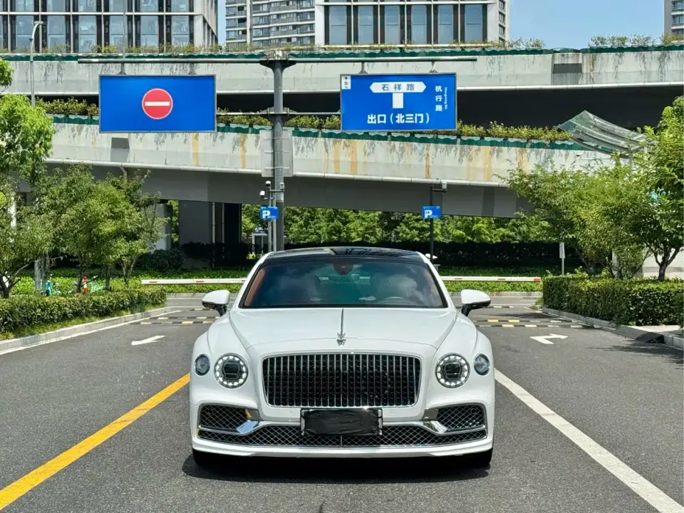 Bentley Flying Spur Plug-in Hybrid 2.9T V6 Hybrid Mulliner 2023