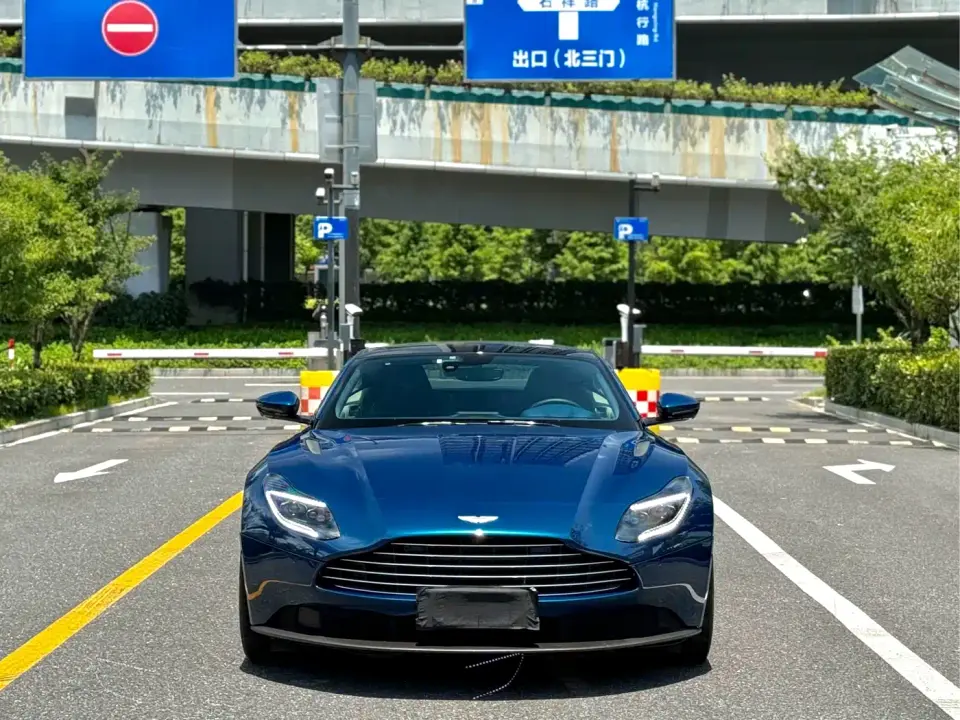 Aston Martin DB11 Model 4.0T V8 Coupe 2020