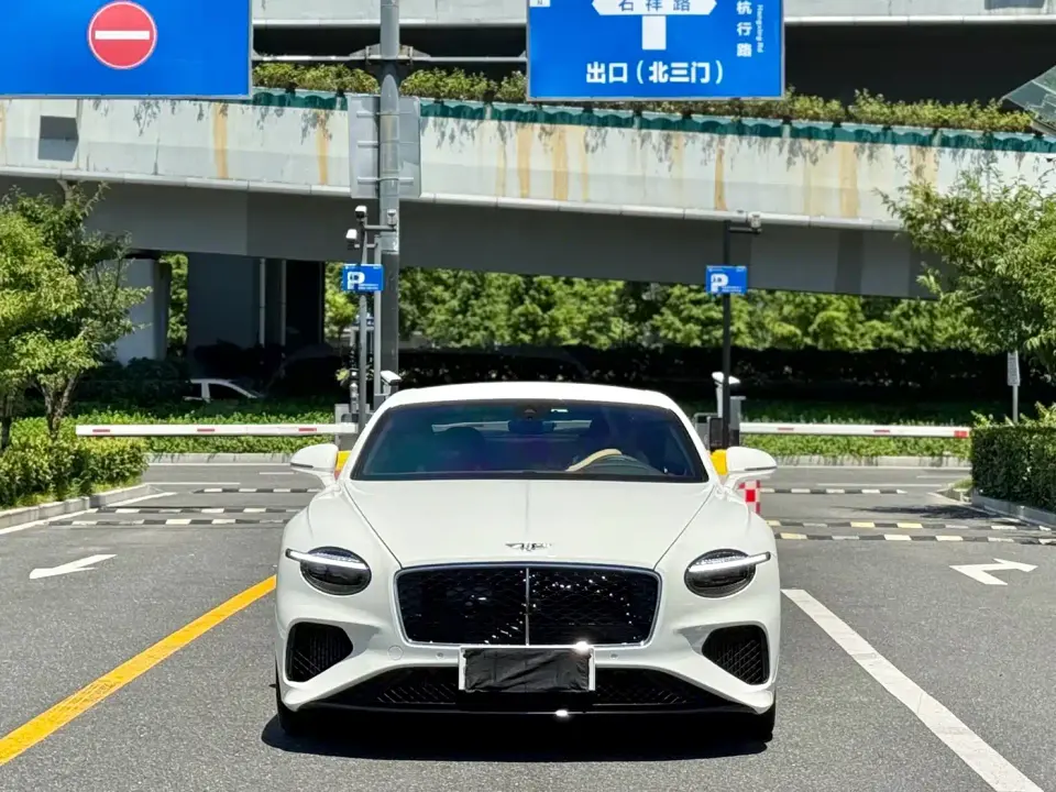 Bentley Continental Plug-in Hybrid GT Base Model 2026