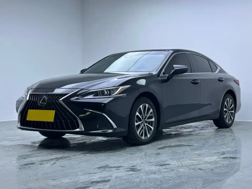 Lexus ES 200 Excellence Edition 2024