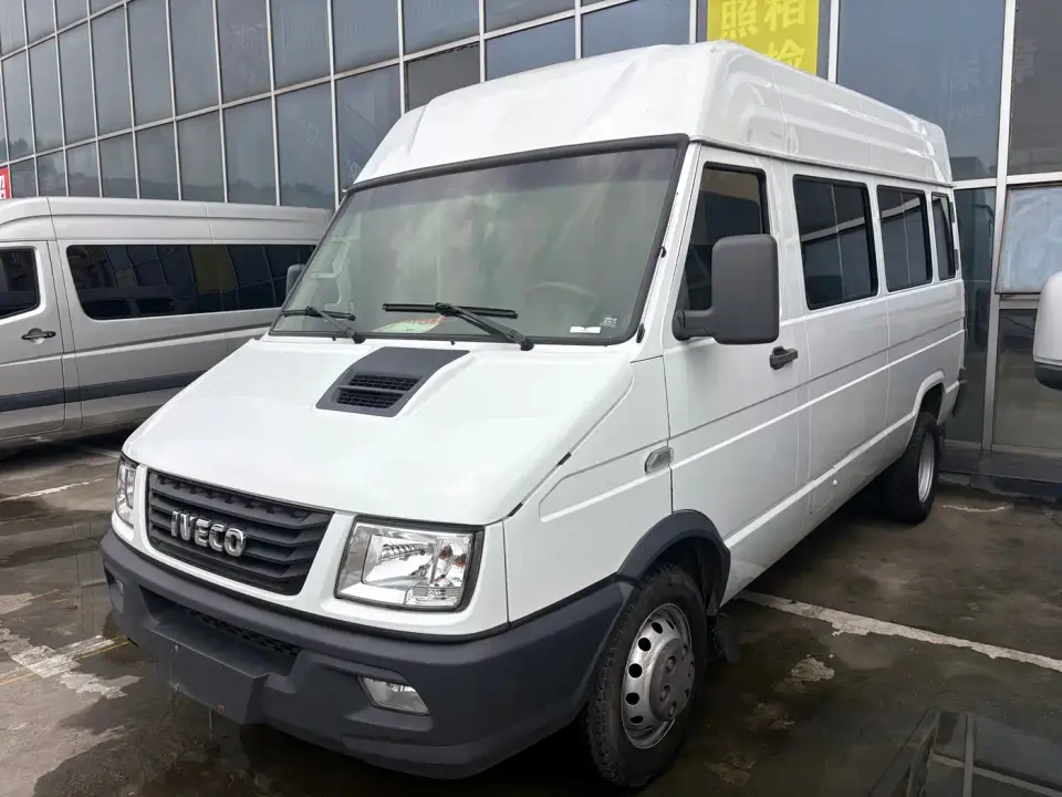 Iveco Daily 2.5T A37 M1 Bus 5-9 Seats Long Wheelbase Medium Roof Dual Tire Sliding Door 2023