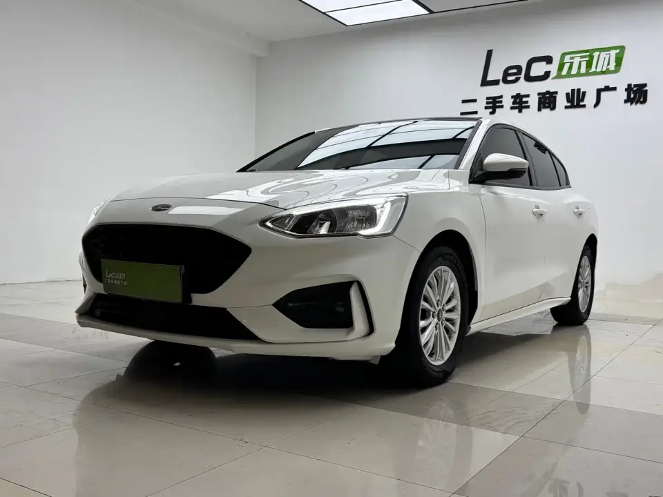Ford Focus Sedan EcoBoost 180 Automatic Sharp Trend Type 2020