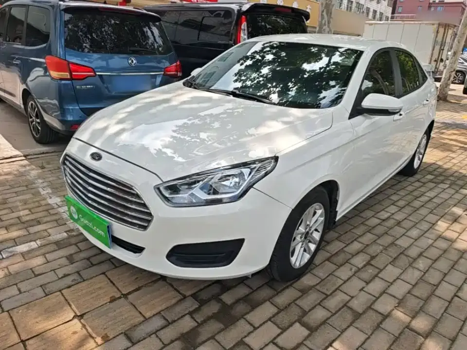 Ford Escort Facelift 1.5L Auto Premium Edition (TPMS) China VI 2020