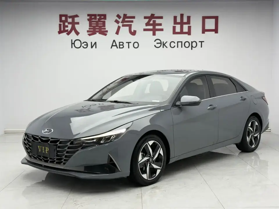 Hyundai Elantra 1.5L CVT LUX Premium Edition 2022