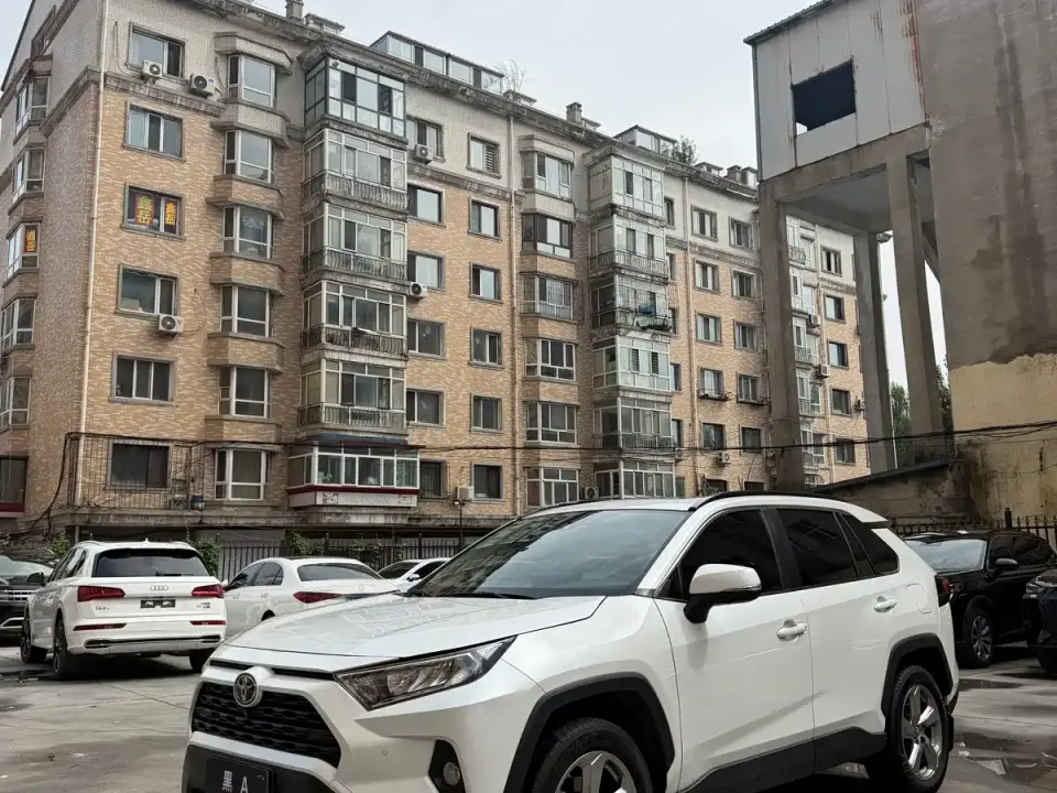 Toyota RAV4 Rongfang 2.0L CVT 2WD Fashion Edition 2023