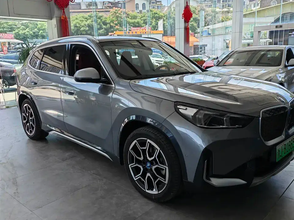 BMW iX1 xDrive30L M Sport Package 2024