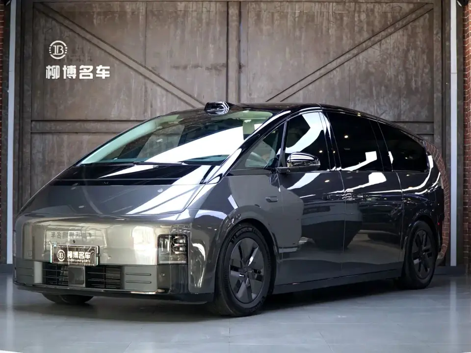 Li Auto MEGA Ultra 2025