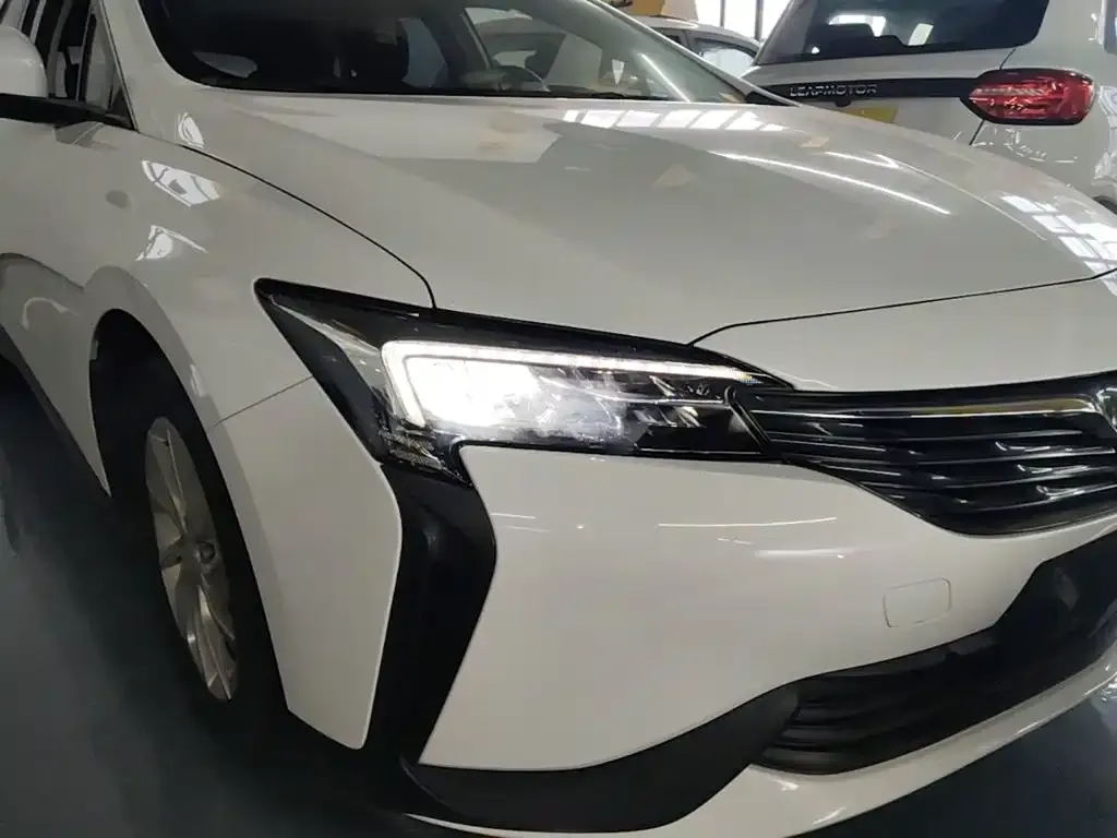 Buick Velite 6 Plug-in Hybrid Connected Fashion Edition 2022 — фото 4