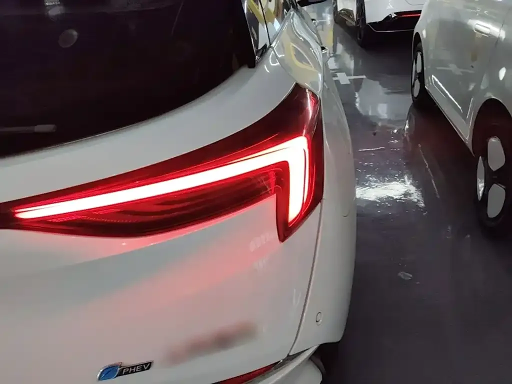 Buick Velite 6 Plug-in Hybrid Connected Fashion Edition 2022 — фото 8