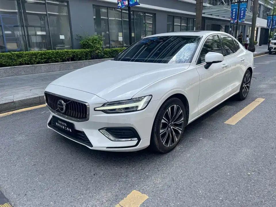 Volvo S60 B4 Inscription Luxury Edition 2024