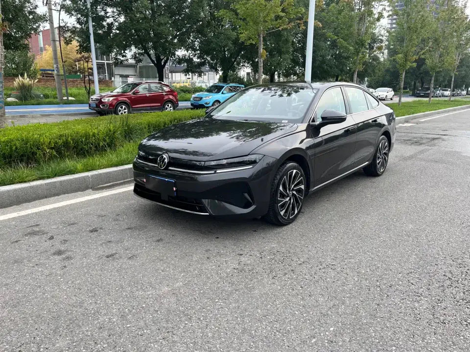 Volkswagen Sagitar 300TSI DSG High-end Model 2025