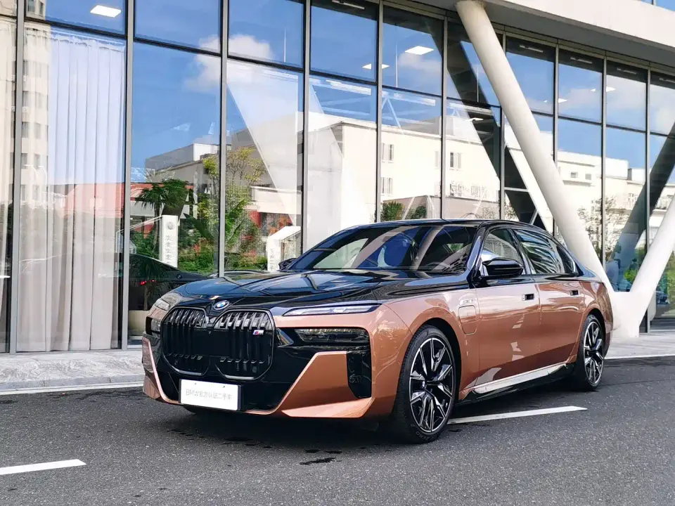 BMW i7 M70L M70L 2024