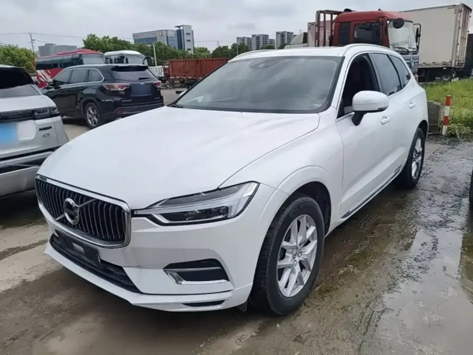 Volvo XC60 T5 4WD Intelligent Ease China VI 2019
