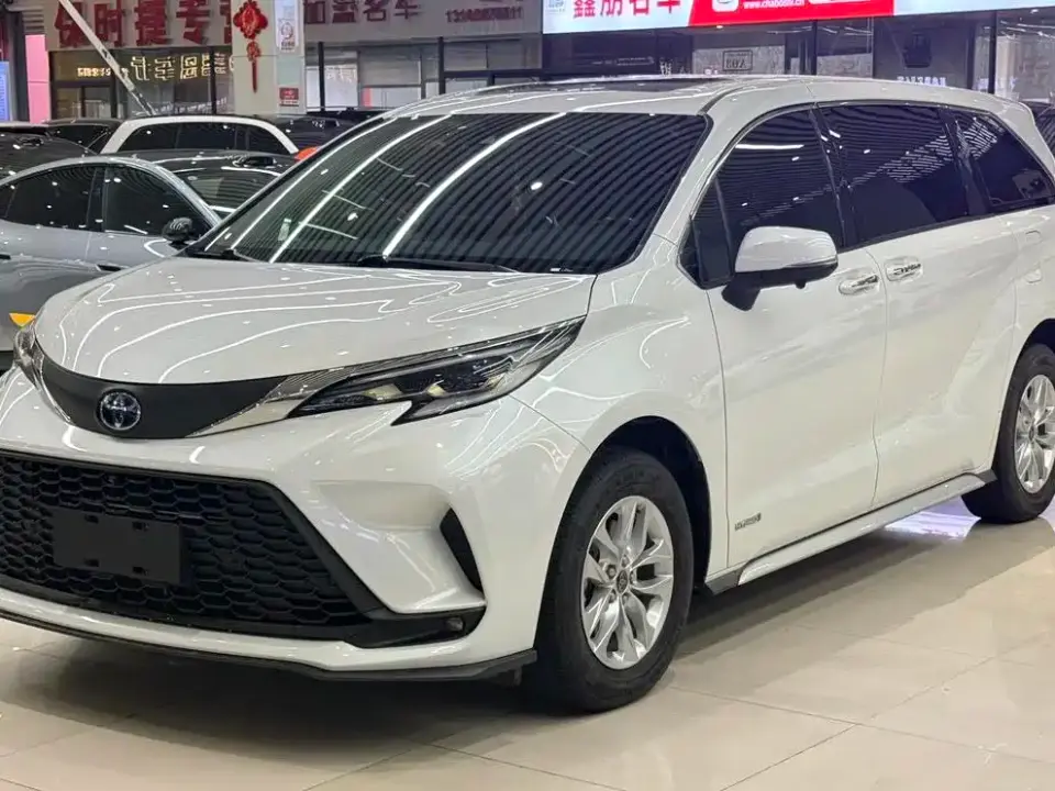 Toyota Granvia 2.5L Hybrid Comfort Edition 2023