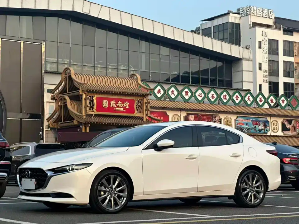 Mazda Mazda3 Axela 2.0L Automatic Elegance Edition 2022