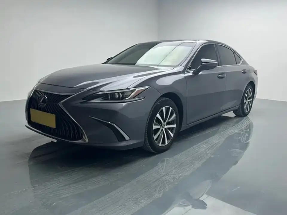 Lexus ES 200 Excellence 2021